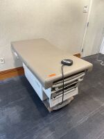 RITTER 222 EXAM TABLE W/ FOOT CONTROL LOCATED AT: LOCATED AT: 1 MEDICAL CENTER BLVD, CHESTER, PA 19013