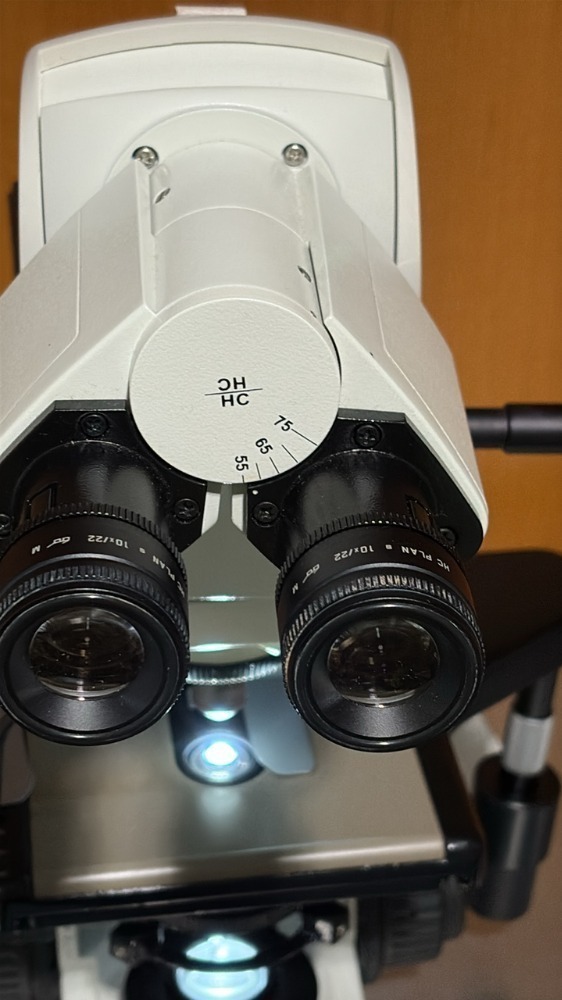 Microscope 2000 Model Lab Record LEICA DM 2000 LAB MICROSCOPE W/ ASSISTANTS ATTACHMENT, 4 OBJECTIVE ...