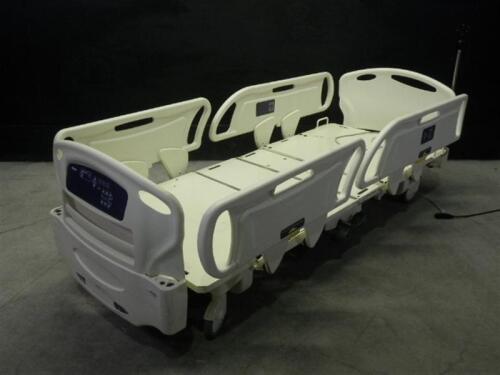 STRYKER FL28C HOSPITAL BED WITH HEAD AND FOOT BOARDS (BED EXIT)