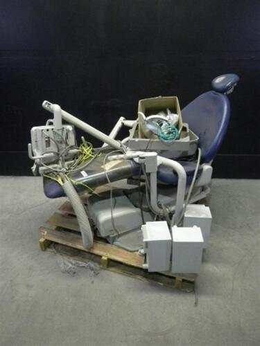 AIDEC 1040 POWER DENTAL EXAM CHAIR WITH LIGHT