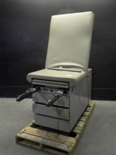 RITTER/MIDMARK 104 EXAM TABLE