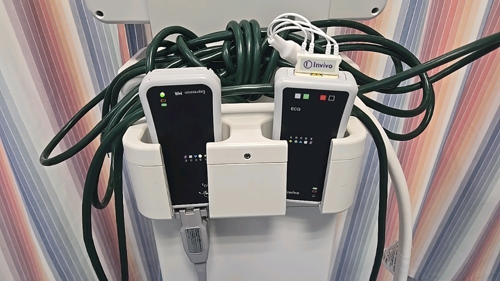 PHILIPS EXPRESSION MR200 MRI PATIENT MONITOR SYSTEM W/ WIRELESS SPO2 ...