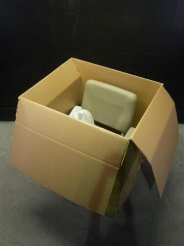 UMF 8690 BLOOD DRAW CHAIR (NEW, IN BOX)