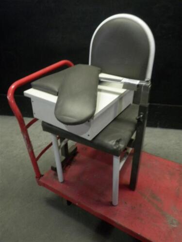 BLOOD DRAW CHAIR