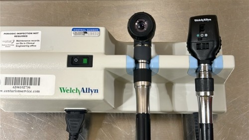WELCH ALLYN 767 WALL TRANSFORMER W/ 2 HEADS (1-23810) GREY/BLUE LOCATED AT: LOCATED AT: 1 MEDICAL CENTER BLVD, CHESTER, PA 19013