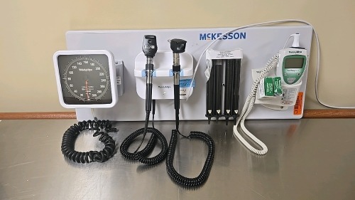 WELCH ALLYN 777 WALL TRANNFORMER W/ HEADS, SPHYGMOMANOMETER, PROBE DISPENSER, SURETEMP DIGITAL THERMOMETER W/ CRADLE ON WALLBOARD LOCATED AT: LOCATED AT: 1 MEDICAL CENTER BLVD, CHESTER, PA 19013 1/PPE