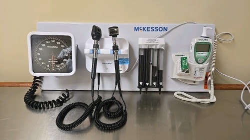 WELCH ALLYN 777 WALL TRANNFORMER W/ HEADS, SPHYGMOMANOMETER, PROBE DISPENSER, SURETEMP DIGITAL THERMOMETER W/ CRADLE ON WALLBOARD LOCATED AT: LOCATED AT: 1 MEDICAL CENTER BLVD, CHESTER, PA 19013 1/PPE
