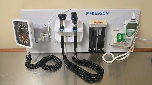 WELCH ALLYN 777 WALL TRANNFORMER W/ HEADS, SPHYGMOMANOMETER, PROBE DISPENSER, SURETEMP DIGITAL THERMOMETER W/ CRADLE ON WALLBOARD LOCATED AT: LOCATED AT: 1 MEDICAL CENTER BLVD, CHESTER, PA 19013 1/PPE