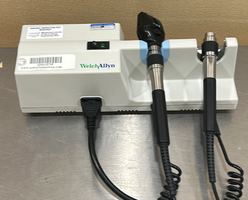 WELCH ALLYN 767 WALL TRANSFORMER W/ 1 HEAD GREY/BLUE LOCATED AT: LOCATED AT: 1 MEDICAL CENTER BLVD, CHESTER, PA 19013
