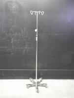 PEDIGO IV POLE ON ROLLING STAND