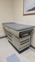 MIDMARK 404 EXAM TABLES, QTY. (2) GRNBLUET, GRBASE LOCATED AT: LOCATED AT: 1 MEDICAL CENTER BLVD, CHESTER, PA 19013 G/ XRAY/ RM3 AND ASK DAVE