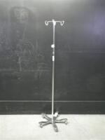 PEDIGO IV POLE ON ROLLING STAND