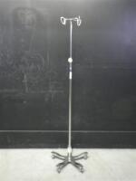 PEDIGO IV POLE ON ROLLING STAND