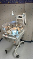 GE GIRAFFE INCUBATOR W/ GIRAFFE SPOT PT LITE PHOTOTHERAPY LIGHT LOCATED AT: LOCATED AT: 1 MEDICAL CENTER BLVD, CHESTER, PA 19013 3/LD/NURSERY
