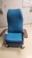 STRYKER 3333 CHAIR, ROLLING, CLINICAL LOCATED AT: LOCATED AT: 1 MEDICAL CENTER BLVD, CHESTER, PA 19013 4/ICU/OS4006