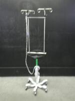 PRYOR IV POLE ON ROLLING STAND