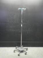 IV POLE ON ROLLING STAND