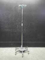 IV POLE ON ROLLING STAND