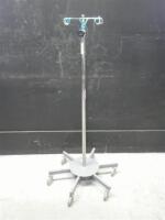 IV POLE ON ROLLING STAND