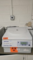 EPPENDORF 5804 CENTRIFUGE