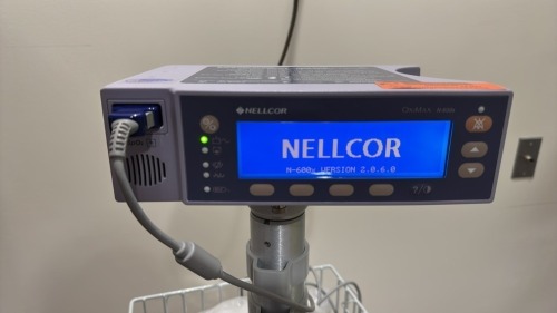 NELLCOR OXIMAX N-600X PULSE OXIMETER ON ROLLING STAND LOCATED AT: LOCATED AT: 1 MEDICAL CENTER BLVD, CHESTER, PA 19013 3/MC HALLWAY