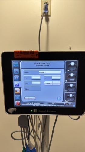 EDWARDS LIFE SCIENCES UTC-W10BO PATIENT MONITOR W/ EV1000 DATA BOX, PUMP UNIT ON ROLLING STAND LOCATED AT: LOCATED AT: 1 MEDICAL CENTER BLVD, CHESTER, PA 19013 4/NICU/4104