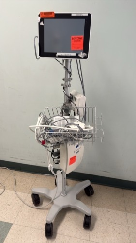 EDWARDS LIFE SCIENCES UTC-W10BO PATIENT MONITOR W/ EV1000 DATA BOX, PUMP UNIT ON ROLLING STAND, DEF LOCATED AT: LOCATED AT: 1 MEDICAL CENTER BLVD, CHESTER, PA 19013 G/ BIOMED SHOP