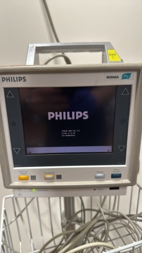 PHILIPS M3046A PATIENT MONITOR W/ M3000A MODULE WITH LEADS ON ROLLING STAND