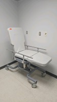 NUCLEAR ASSOCIATES 84-511 ULTRASOUND TABLE, MANUAL HEIGHT ADJUSTABLE LOCATED AT: LOCATED AT: 1 MEDICAL CENTER BLVD, CHESTER, PA 19013 G/ XRAY