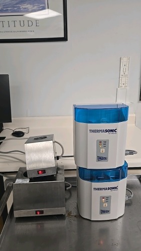 PARKS 82-03 THERMASONIC GEL WARMERS, QTY. (2) W/ IDEAL PRODUCTS EBW1 AND EBW2 GEL WARMERS, QTY. (2) ON STAINLESS STEEL CART LOCATED AT: LOCATED AT: 1 MEDICAL CENTER BLVD, CHESTER, PA 19013 G/ XRAY/ RM2