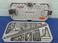 SYNTHES LARGE DISTRACTOR (LOCATED AT: 1 MEDICAL CENTER BLVD, CHESTER, PA 19013) OR HALLWAY 4TH OR