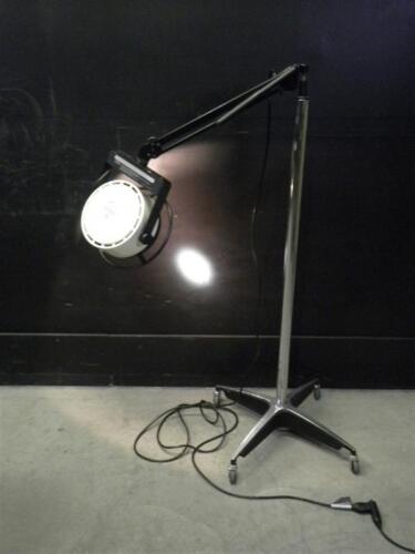 STERIS AMSCO EXAMINER 10 OR LIGHT ON ROLLING STAND