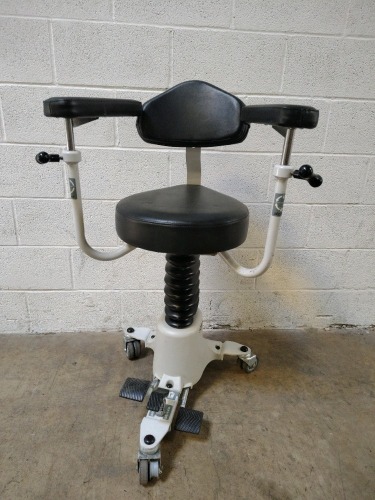 STRYKER SURGISTOOL II SURGICAL/CHAIR STOOL
