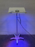 NATUS NEOBLUE PHOTOTHERAPY LIGHT ON ROLLING STAND