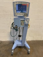 CAREFUSION AVEA VENTILATOR ON ROLLING STAND