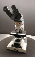 REICHERT MICROSTAR IV CLINICAL TABLETOP MICROSCOPE W 5 OBJECTIVES