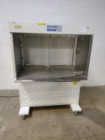 THE BAKER COMP. EG-4252 LAB HOOD