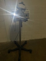 SUN OPTICS SOLAR MAXX 300 LIGHT SOURCE W/ HEADSET ON ROLLING STAND