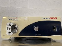 SUNOPTICS SURGICAL TITAN 300 LIGHT SOURCE