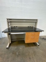 COMPUTER WORKSTATION