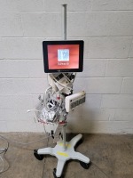 EDWARD LIFESCIENCES EV1000M PATIENT MONITOR ON ROLLING STAND