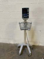MINDRAY DATASCOPE ACCUTORR V PATIENT MONITOR ON ROLLING STAND