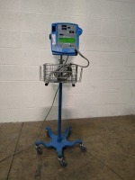 GE DINAMAP PRO 200V2 PATIENT MONITOR ON ROLLING STAND