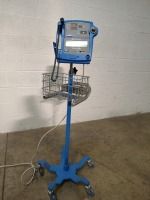 GE DINAMAP PRO 200V2 PATIENT MONITOR ON ROLLING STAND