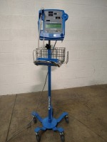 GE DINAMAP PRO 200V2 PATIENT MONITOR ON ROLLING STAND