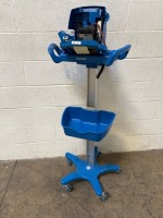 GE DINAMAP PRO 200V2 PATIENT MONITOR ON ROLLING STAND