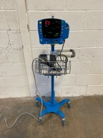 GE DINAMAP V100 CARESCAPE PATIENT MONITOR ON ROLLING STAND