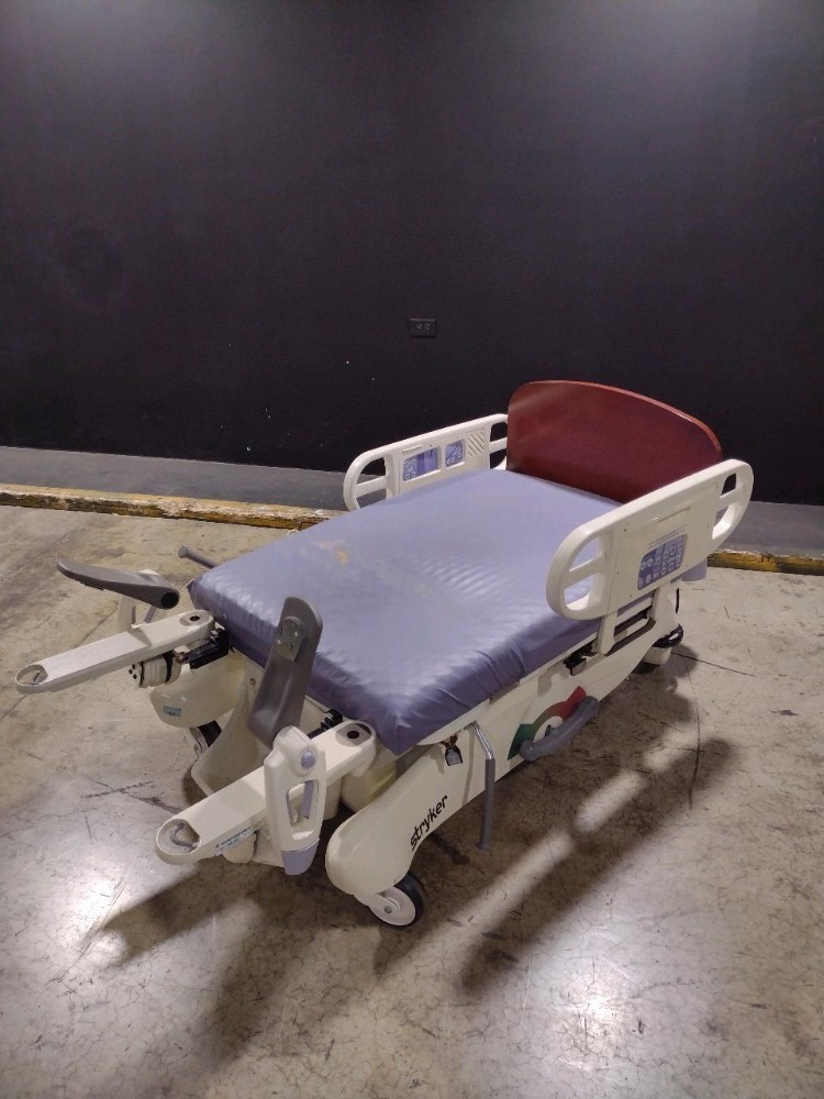 STRYKER LD304 BIRTHING BED