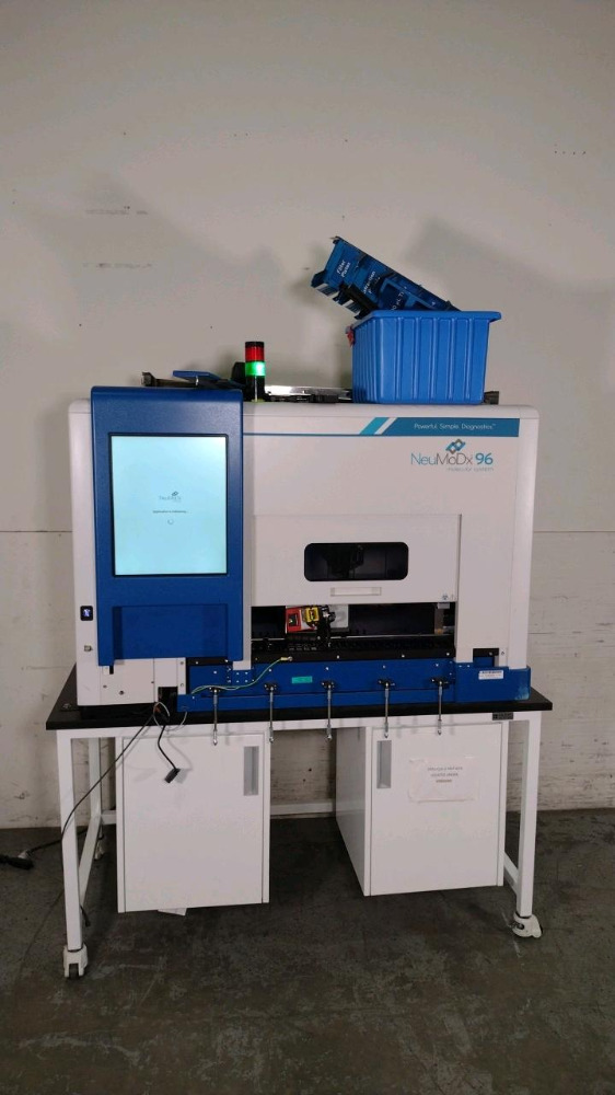 QIAGEN 500200 NEUMODX 96 MOLECULAR SYSTEM ON ROLLING STAND