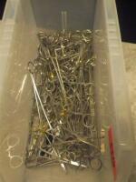 LOT OF VARIOUS FORCEPS